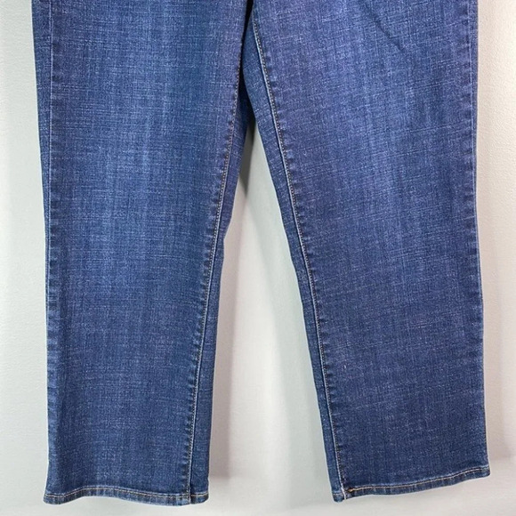 LEVIS Pedal Pusher Jeans Blue Medium Wash Red Tab Midrise Size 27 - Picture 4 of 11